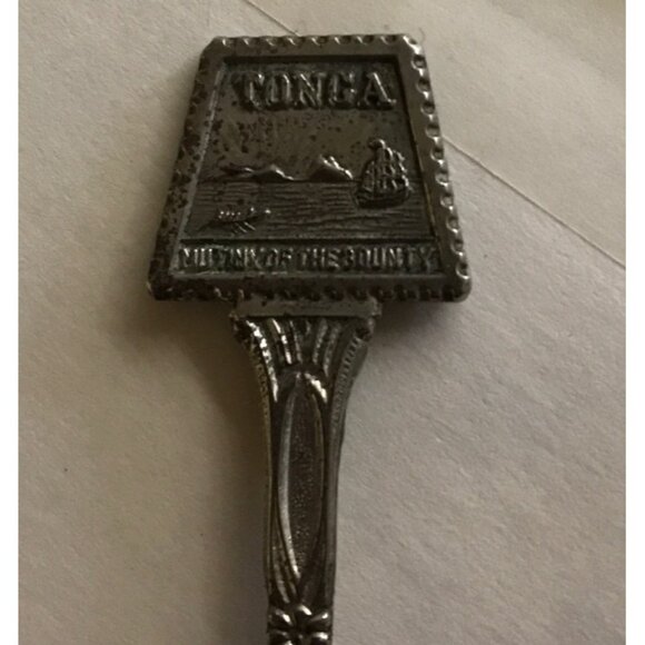 Vtg Souvenir 3D Spoon Tonga Mutini of the Bounty Apr 28 1789 Tonga Oceania - Picture 2 of 4